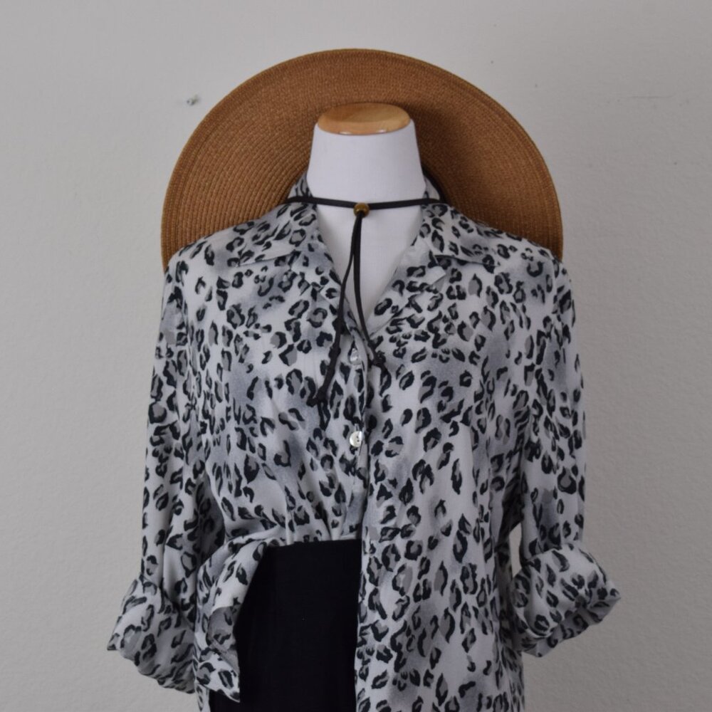 Vintage 90s Black and‎ Gray Animal Print Viscose/Poly Blouse